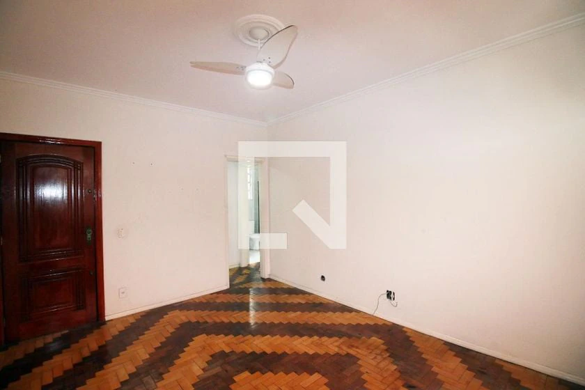 86 m² apartment with a home office and a washing machine