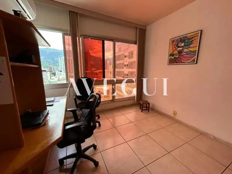 Furnished 4-bedroom apartment with a gas stove kitchen — photo 12