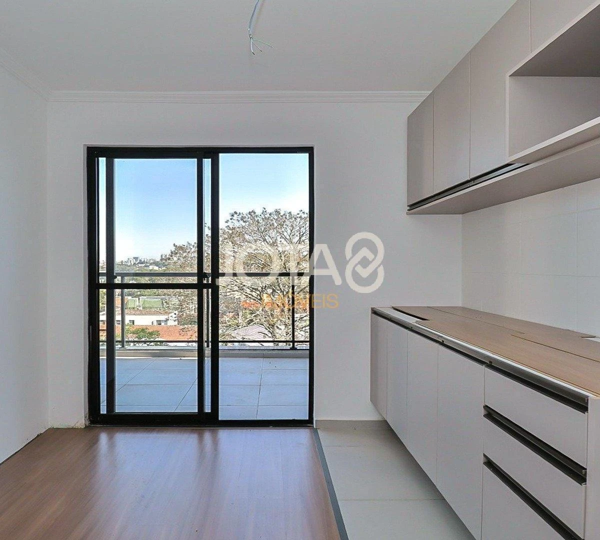 Apartamento, 69 m², com piso de madeira ou laminado