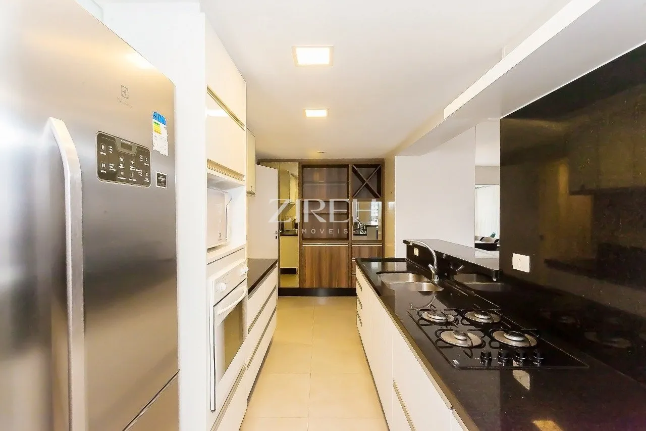 Furnished apartment with 3 bedrooms and 166 m² — photo 13