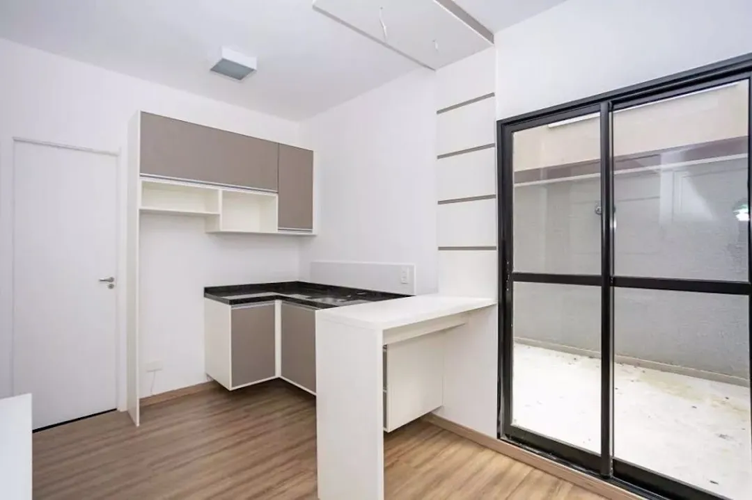 1-bedroom apartment with open-plan kitchen, 50 m² — photo 4