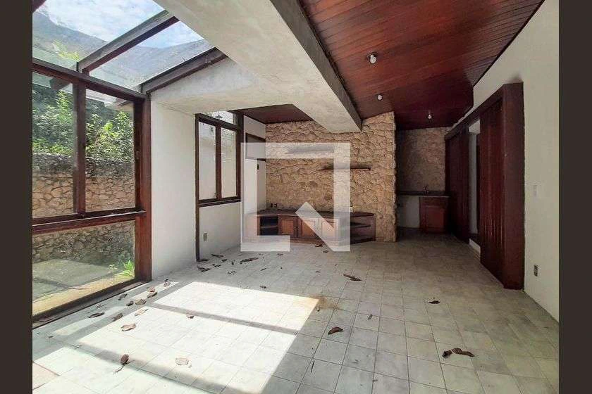 House with 6 bedrooms and 9 bathrooms, 911 m² and 3 parking — photo 35