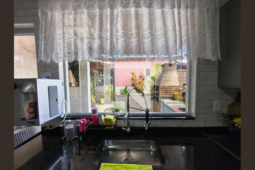 358 m² rental house with 2 bedrooms, suite and balcony — photo 15