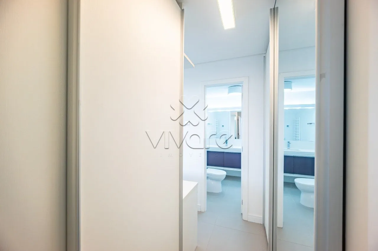 3-bedroom apartment with 4 bathrooms and 268 m² — photo 30