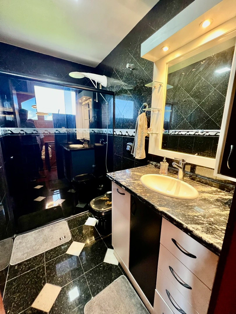 Будинок 265 м² із садом та власним басейном — photo 27