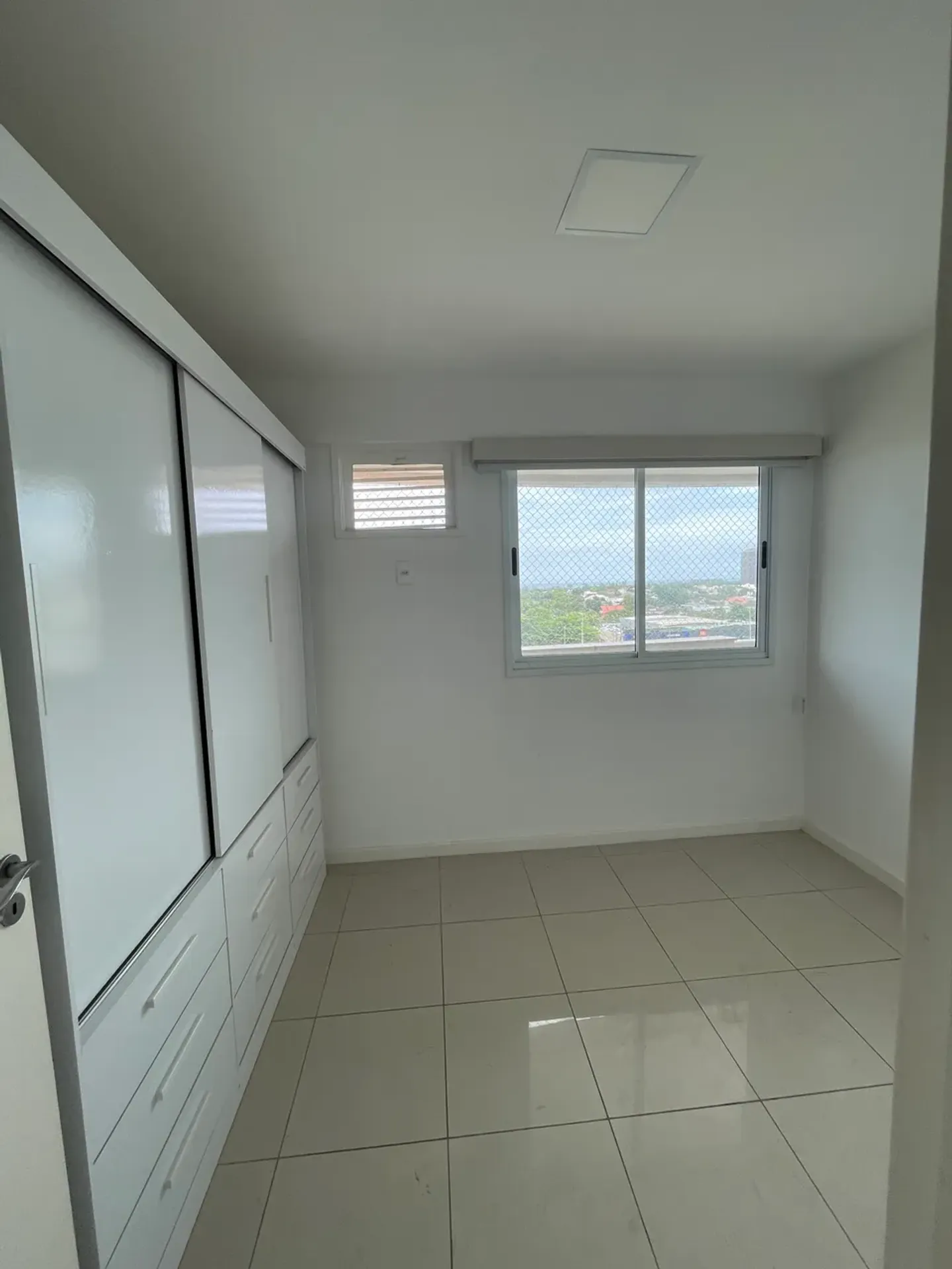 3-bedroom apartment in a building with a sauna — photo 3