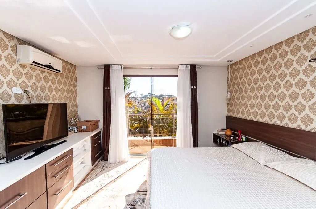 Furnished house with 4 bedrooms across 1167 m² and 8 spots — photo 16