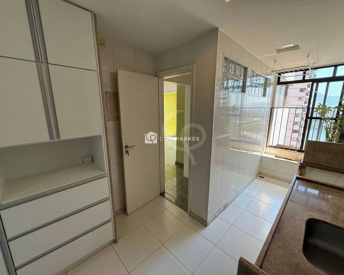 1-bedroom apartment with 2 bathrooms and balcony — photo 21