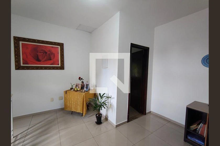 Furnished house with 5 bedrooms and 631 m² — photo 35