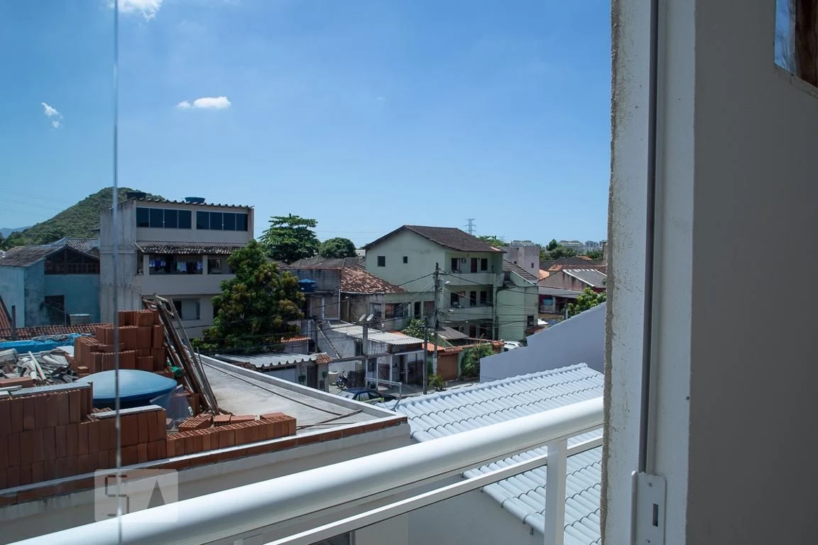 Unfurnished apartment with 2 bedrooms and a balcony — photo 25