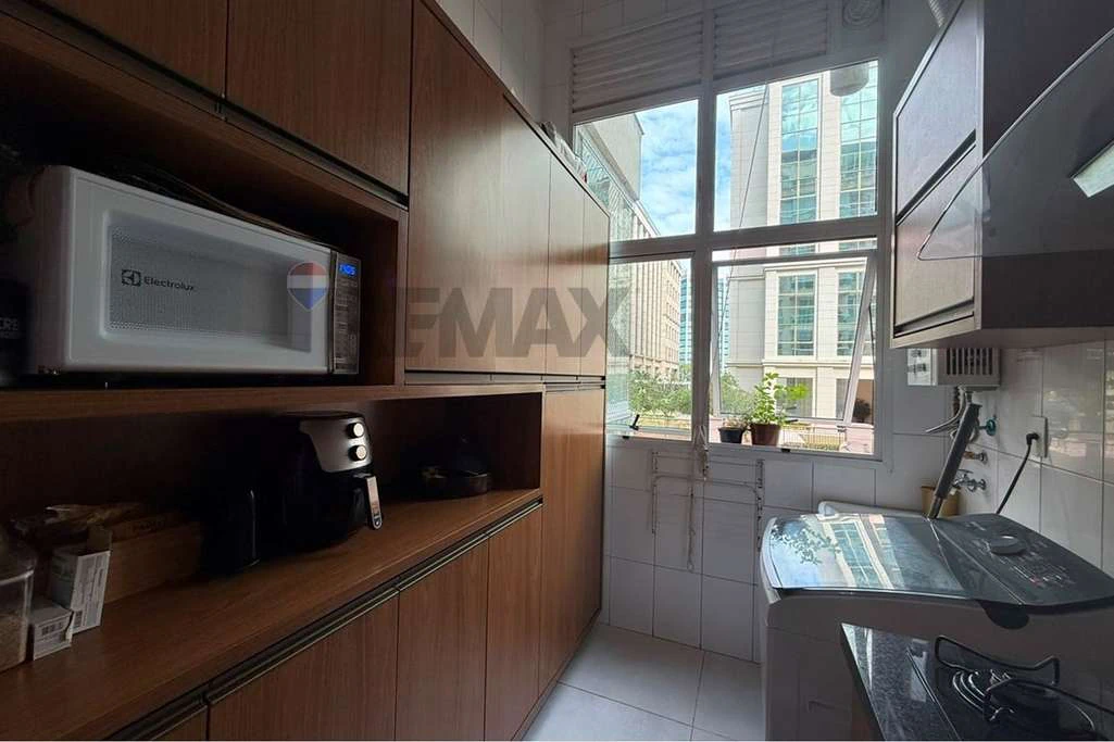 Furnished 2-bedroom apartment with 2 parking spots — photo 2