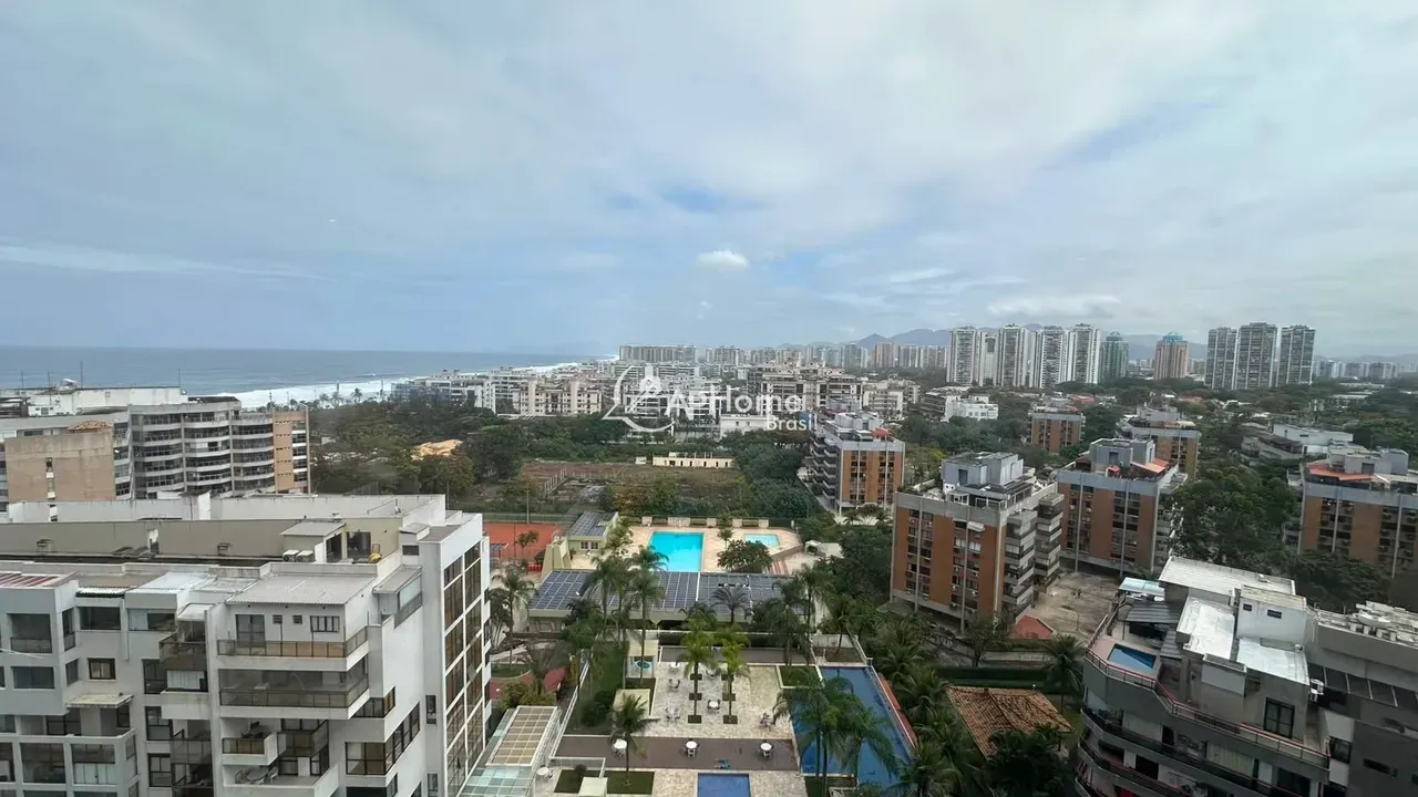 Unfurnished 4-bedroom apartment with glassed-in balcony — photo 6