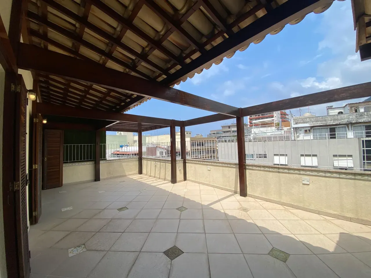 Apartamento no 1º andar com banheira — photo 4