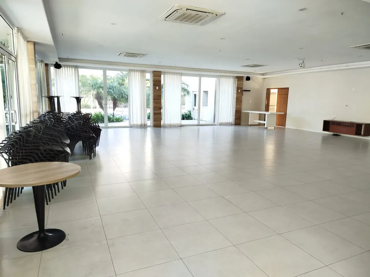 77 m² apartment with 3 bedrooms and a balcony — photo 35