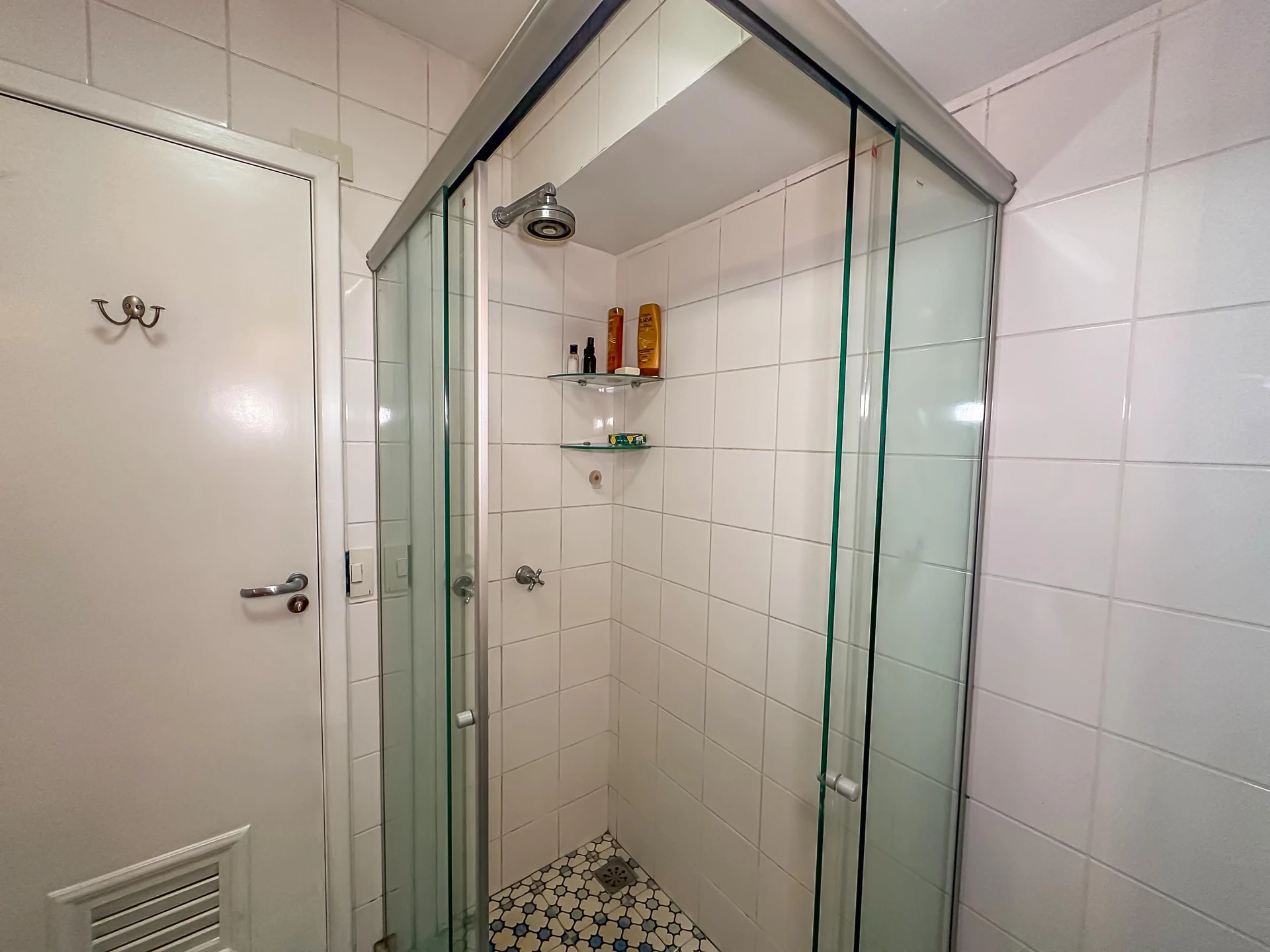 Furnished 2-bedroom apartment with open views — photo 13