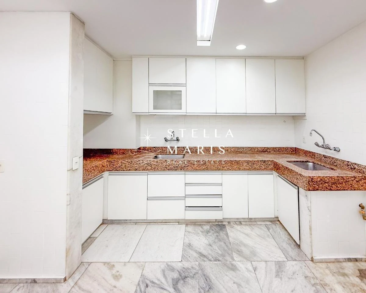 Unfurnished 225 m² apartment with 3 bedrooms — photo 3