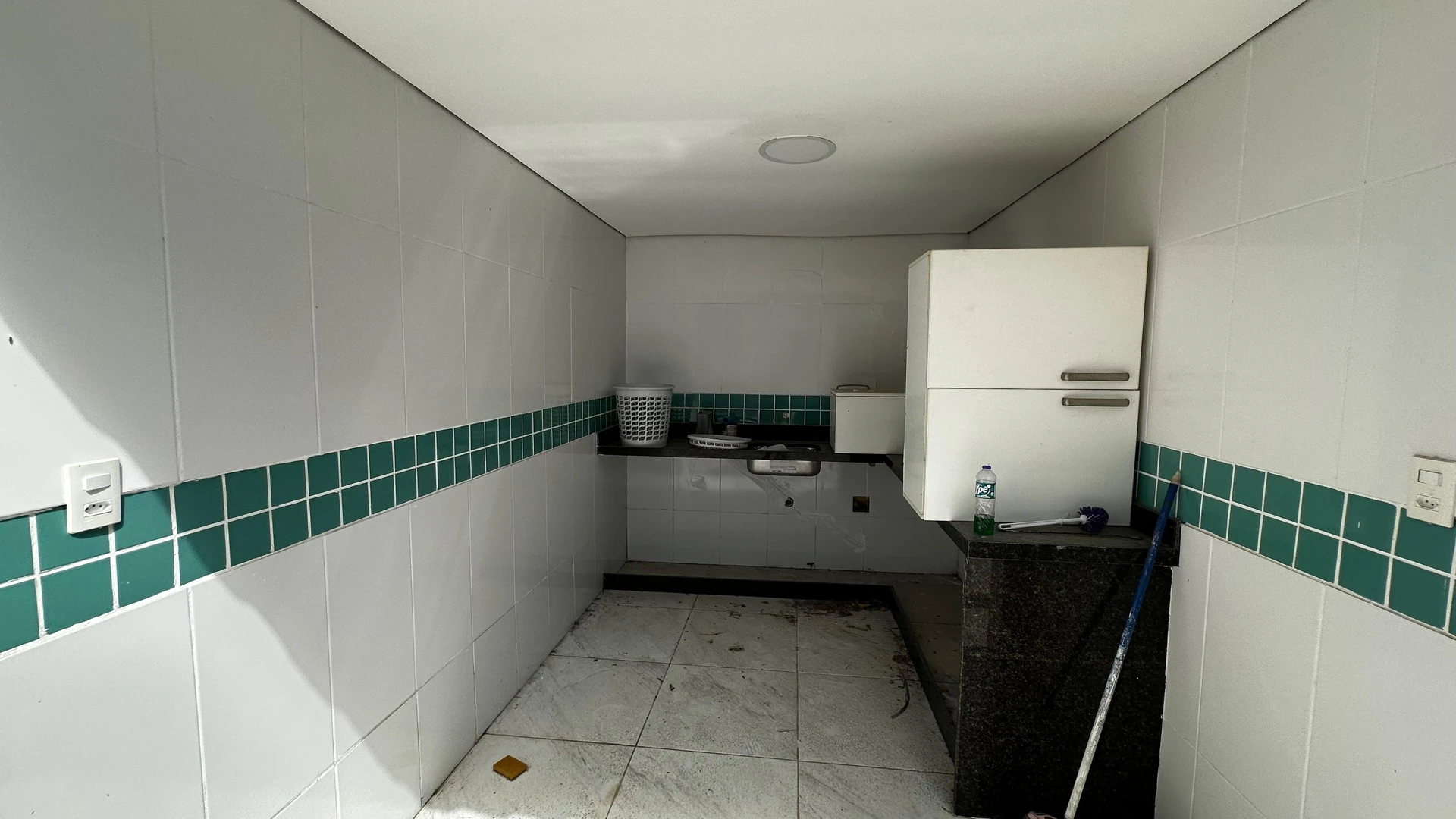 Casa com 4 quartos e 3 suítes, 2 vagas de garagem — photo 28
