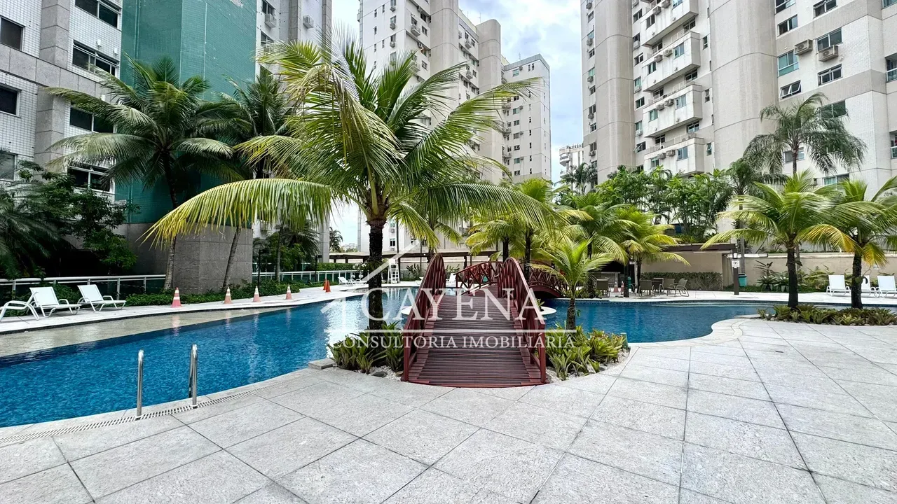 Furnished 4-bedroom apartment with glazed balcony — photo 32