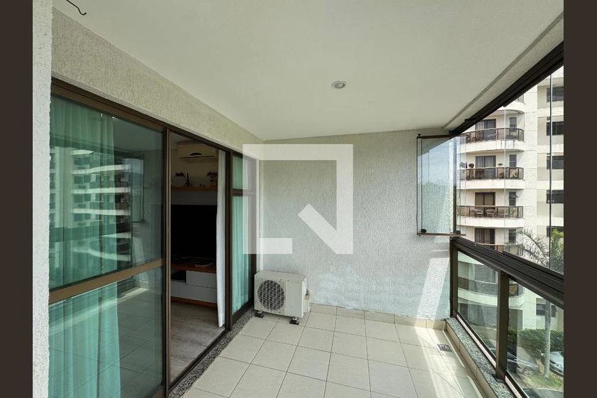 3-bedroom apartment with a glass-enclosed balcony — photo 35
