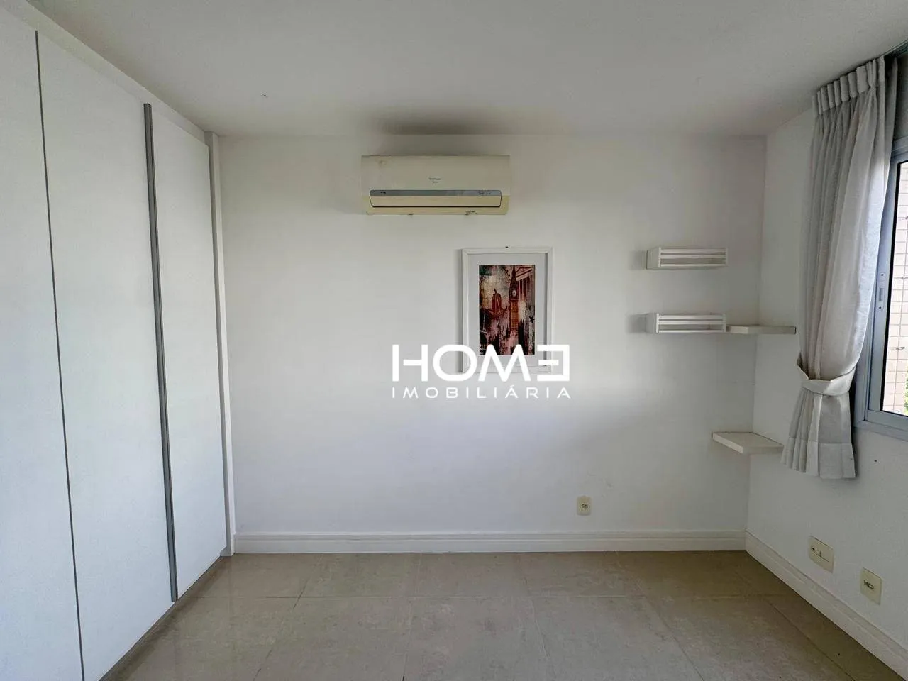 Home office in a 3-bedroom apartment, 155 m² — photo 8