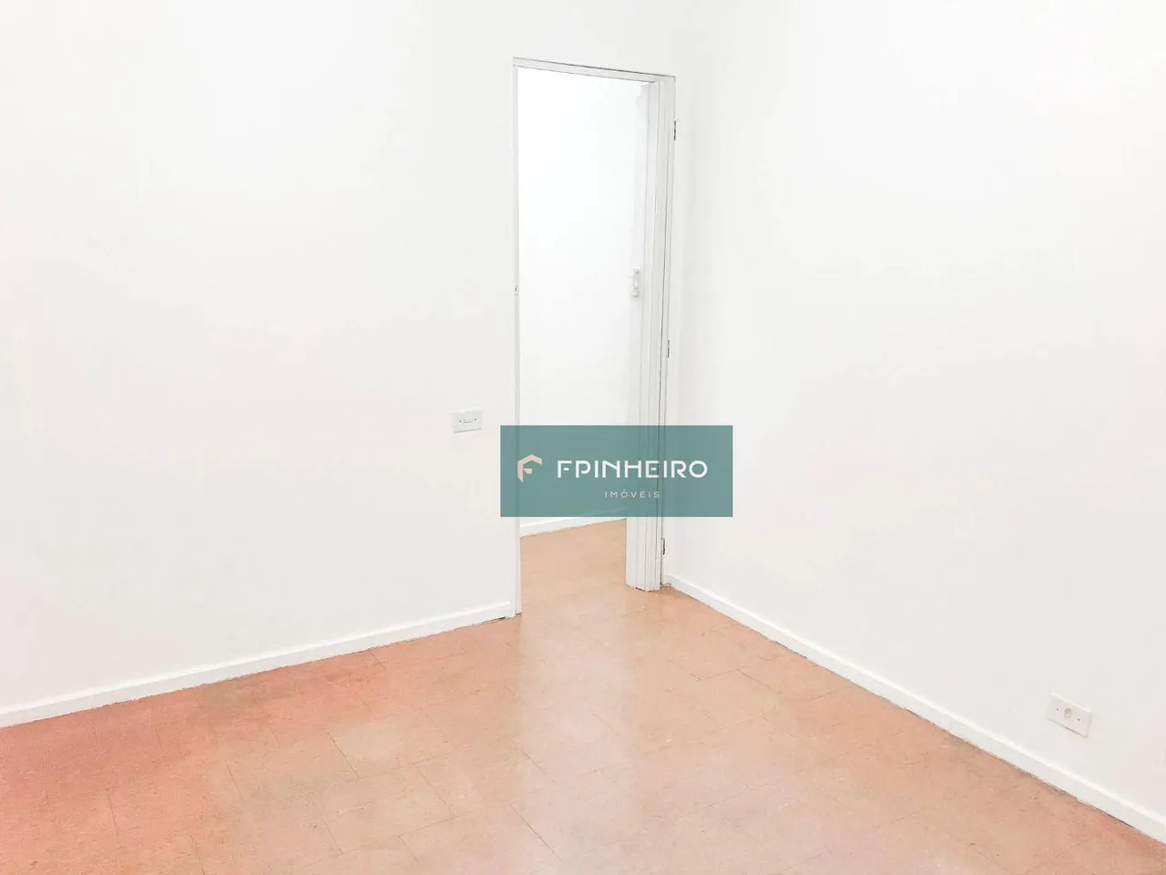 Apartamento de 2 dormitórios com área de lavanderia — photo 14