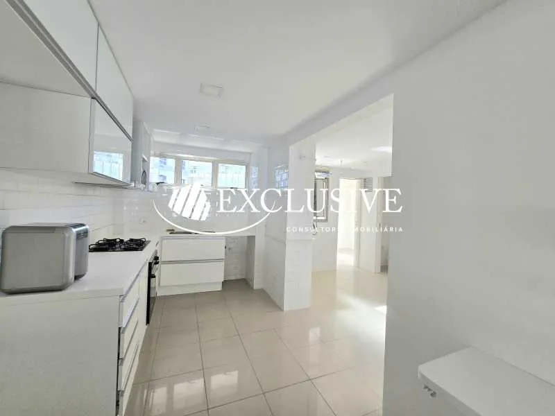 4-bedroom apartment with balcony and 5 bathrooms — photo 26