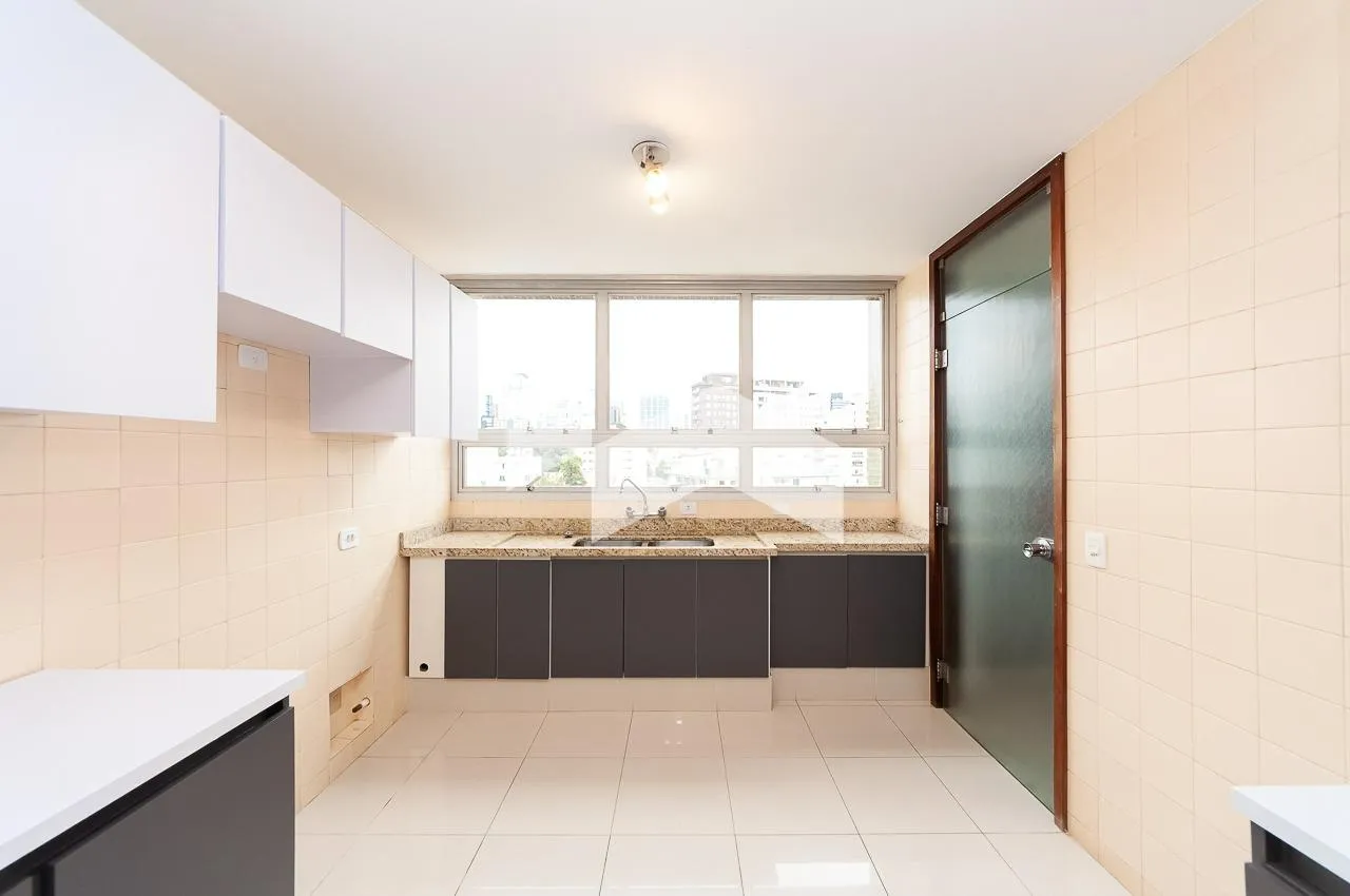 380 m² apartment with private laundry area — photo 40
