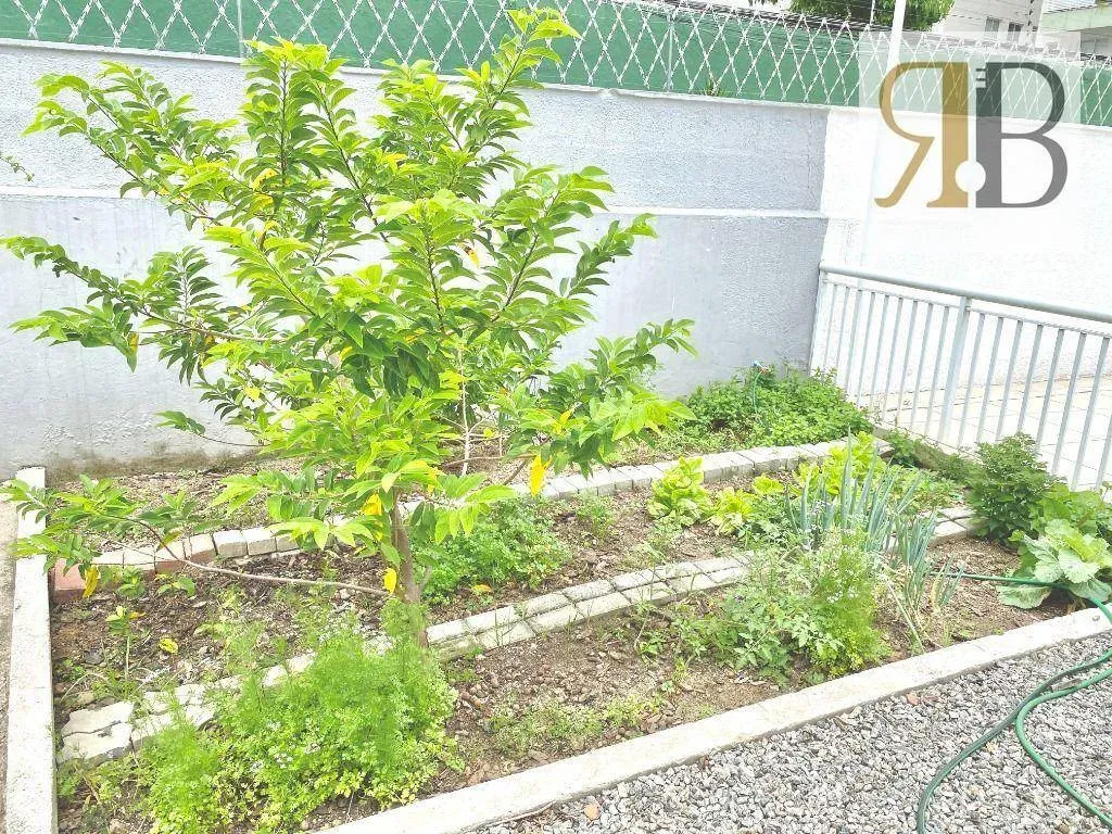Рабочее место и 4 спальни: квартира 252 м² — photo 56