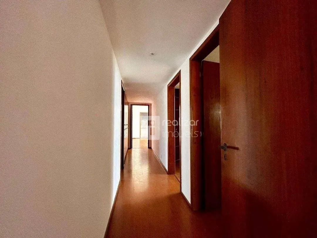 4-bedroom apartment with 3 en-suite baths and 303 m² — photo 15