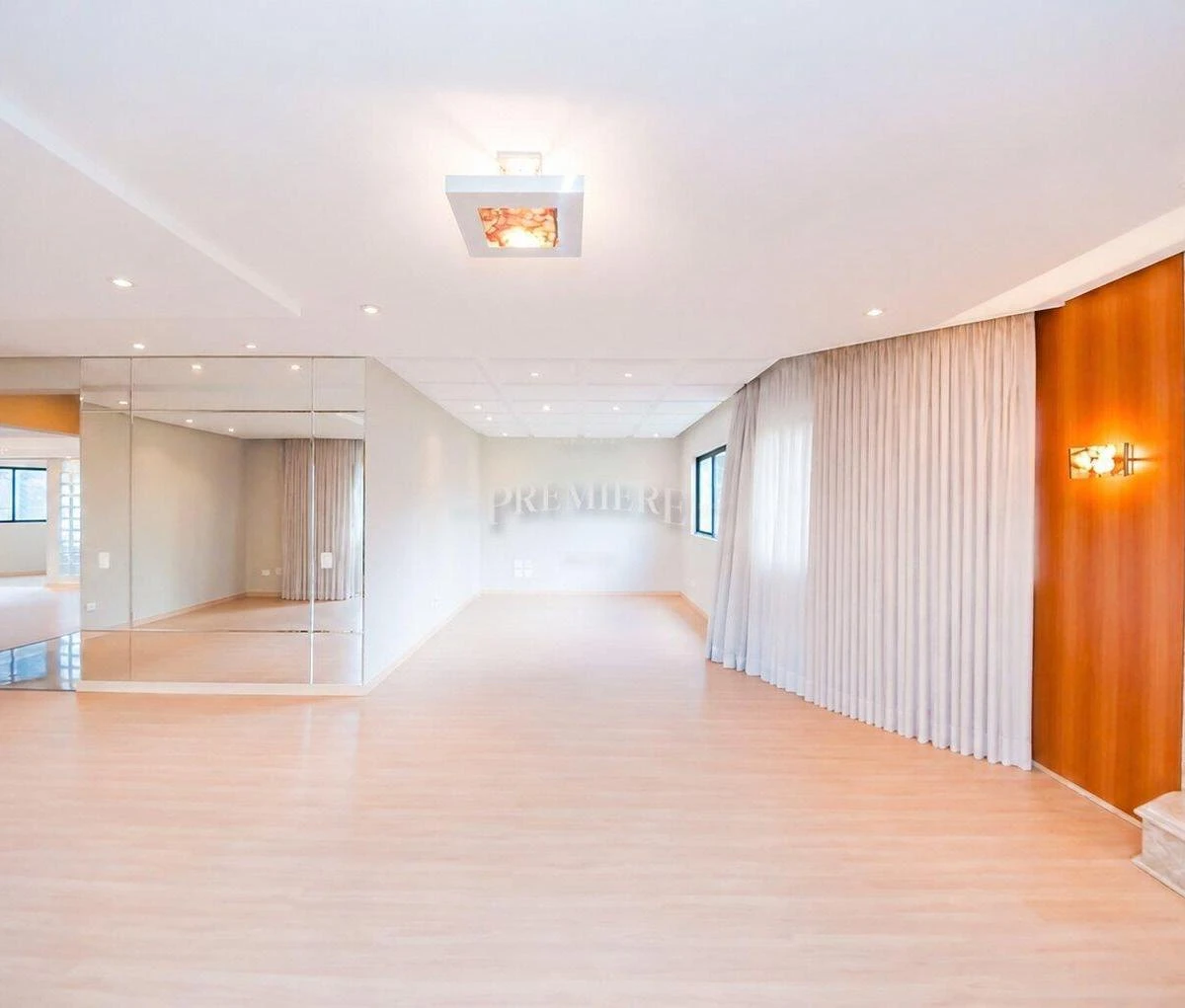 Балкон с грилем и 4 спальни: квартира 322 м² — photo 42