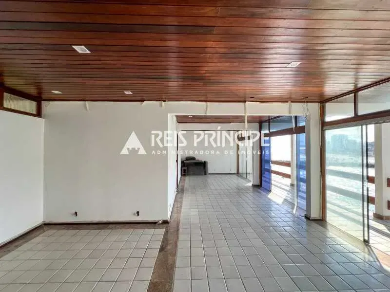 3-bedroom apartment with an enclosed glass balcony — photo 12