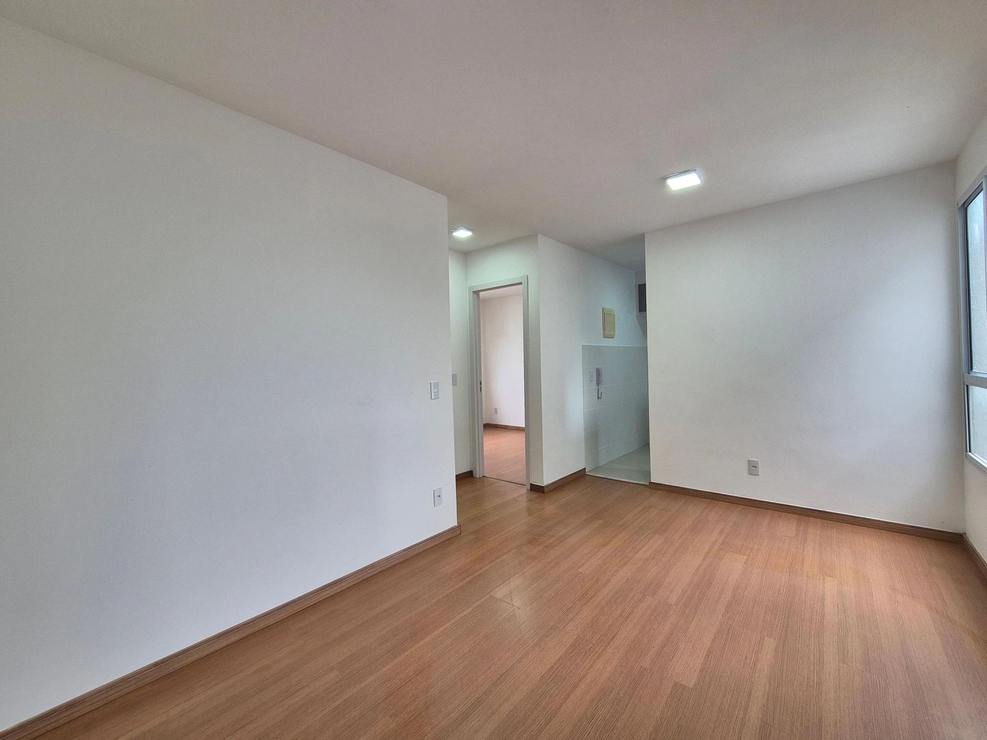 2-bedroom apartment with 1 en-suite and open-air pool — photo 5