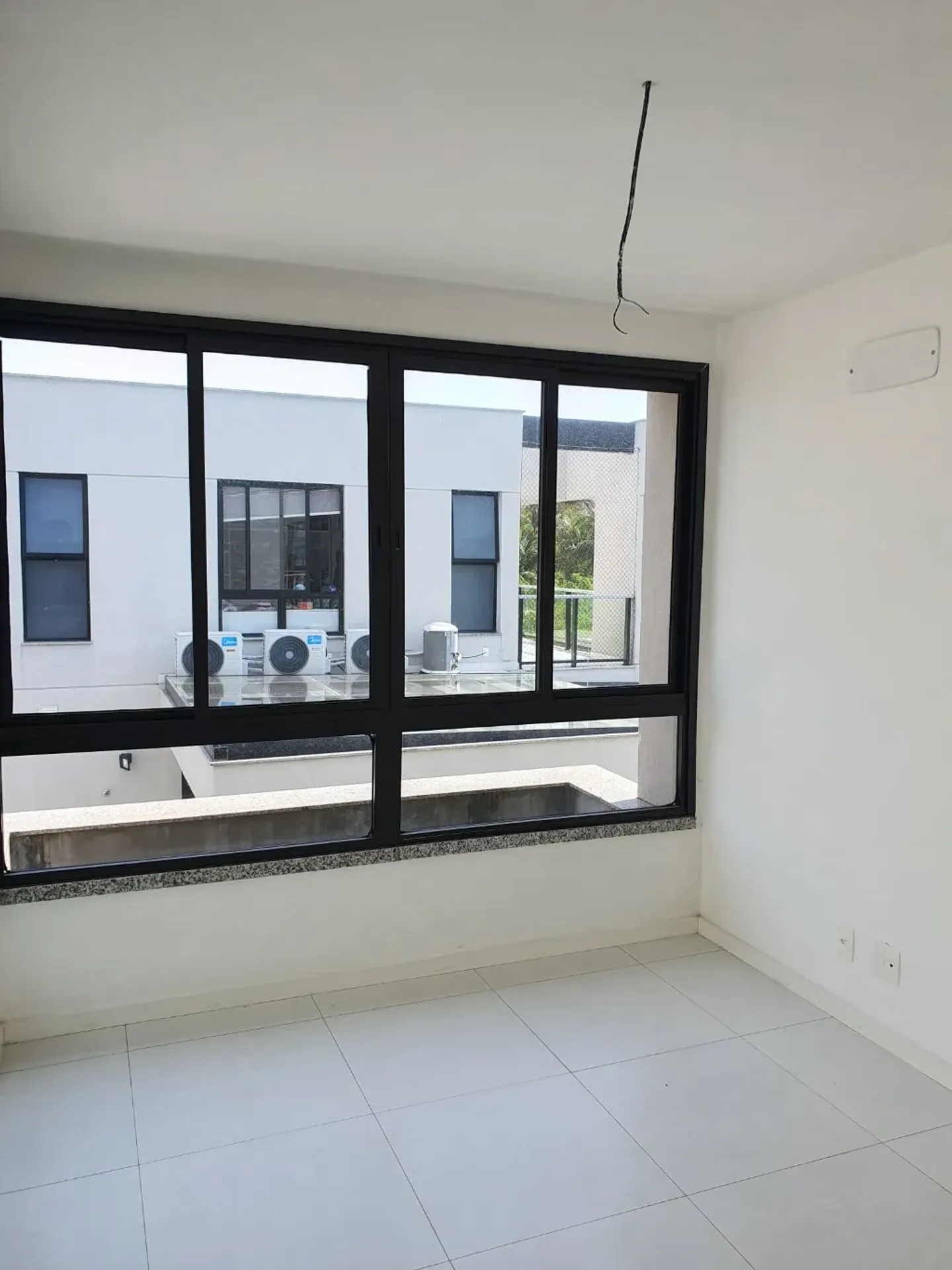 Floor-to-ceiling windows in a 4-bedroom house, 366 m² — photo 20