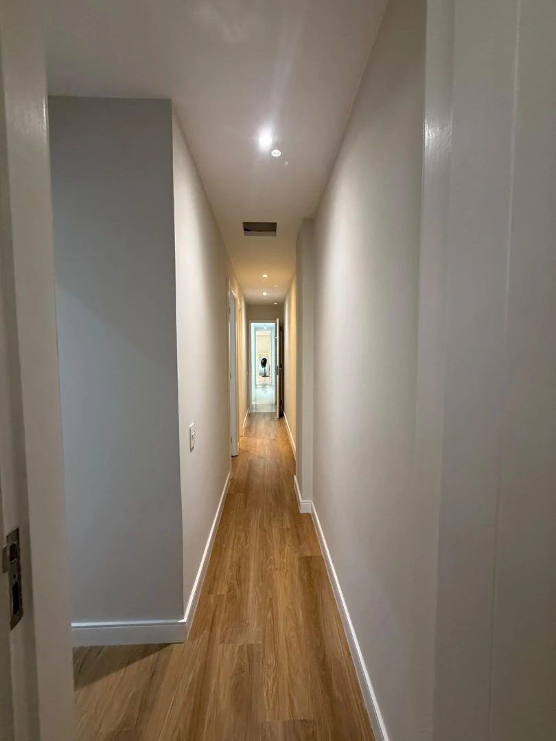 Floor-to-ceiling windows in a 3-bedroom apartment, 133 m² — photo 13
