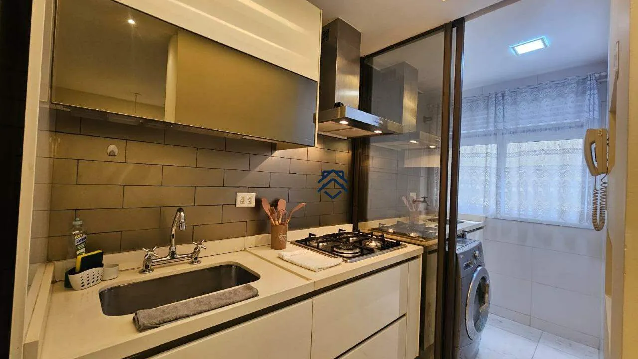 Furnished apartment, 74 m², with a glass-enclosed balcony — photo 4