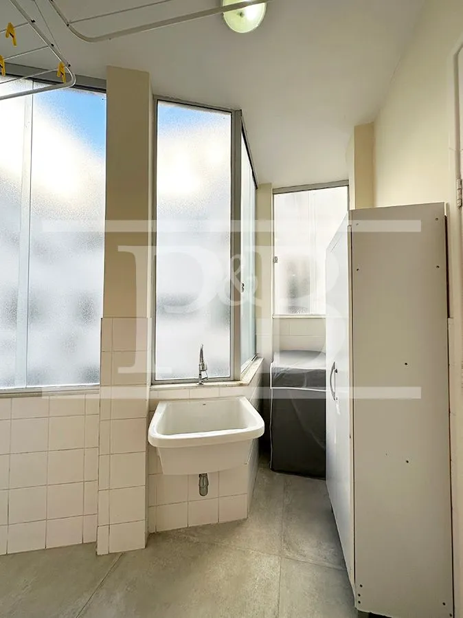 2-bedroom, 2-bath apartment with a separate kitchen — photo 28