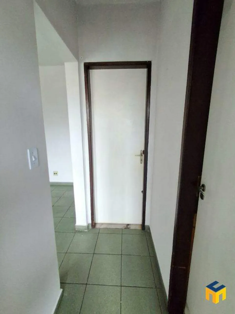 Apartment with 2 bedrooms, balcony and 1 parking spot — photo 19