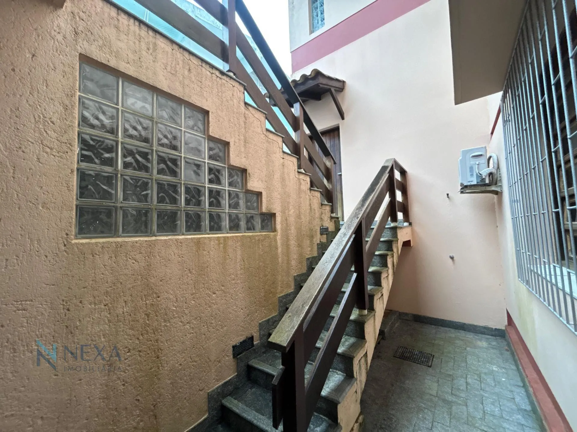 House with 5 bedrooms and 499 m², 2 en-suites — photo 47