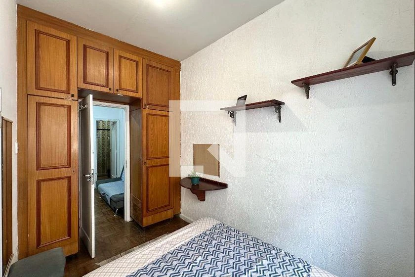 Apartamento de 2 quartos com piso de madeira ou laminado — photo 7
