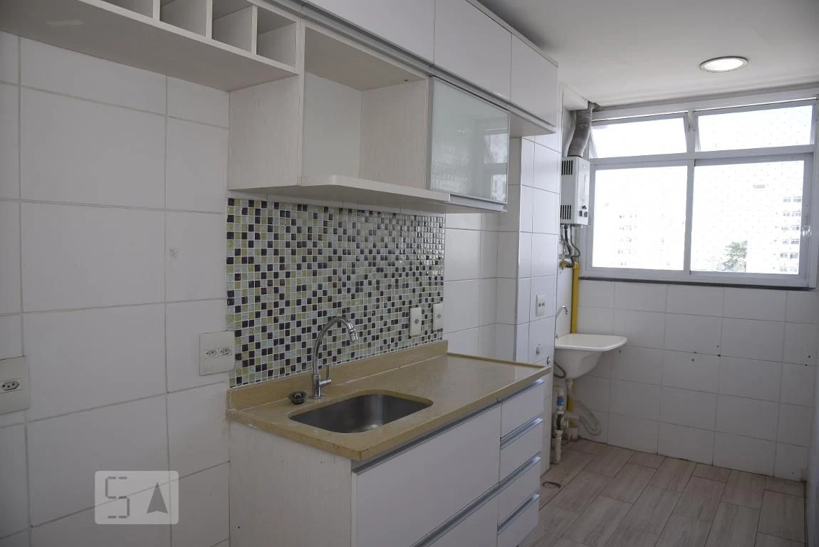 Wood or laminate floors in a 2-bedroom apartment, 48 m² — photo 13