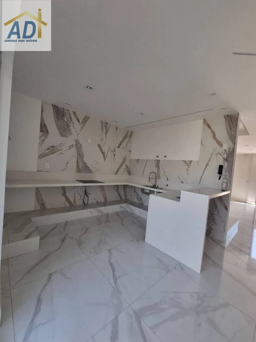 Floor-to-ceiling windows in a 6-bedroom house, 300 m² — photo 7