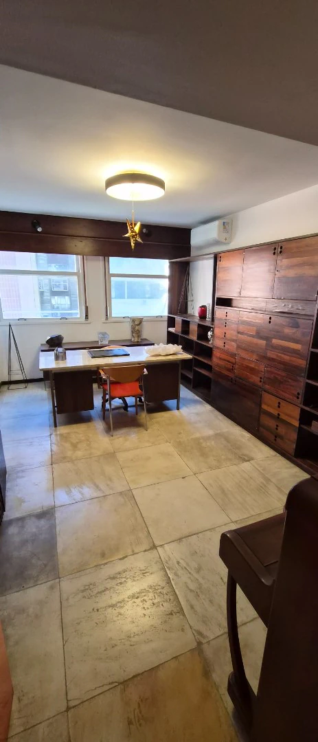 Apartamento com 4 quartos e 300 m², 1 suíte e 4 banheiros — photo 17