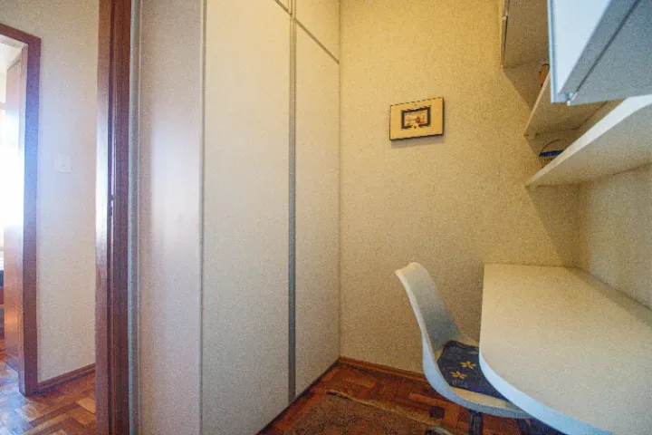 Furnished 2-bedroom apartment with a closed kitchen — photo 15