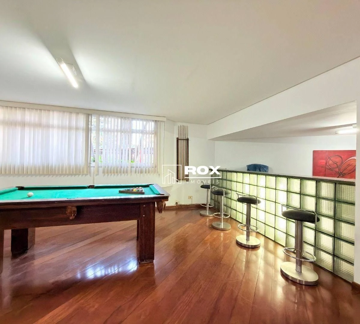 Furnished apartment, 170 m², with a glass-enclosed balcony — photo 37
