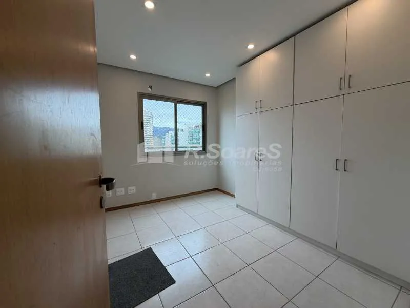 Apartamento de 3 quartos em condomínio com piscina aquecida — photo 2