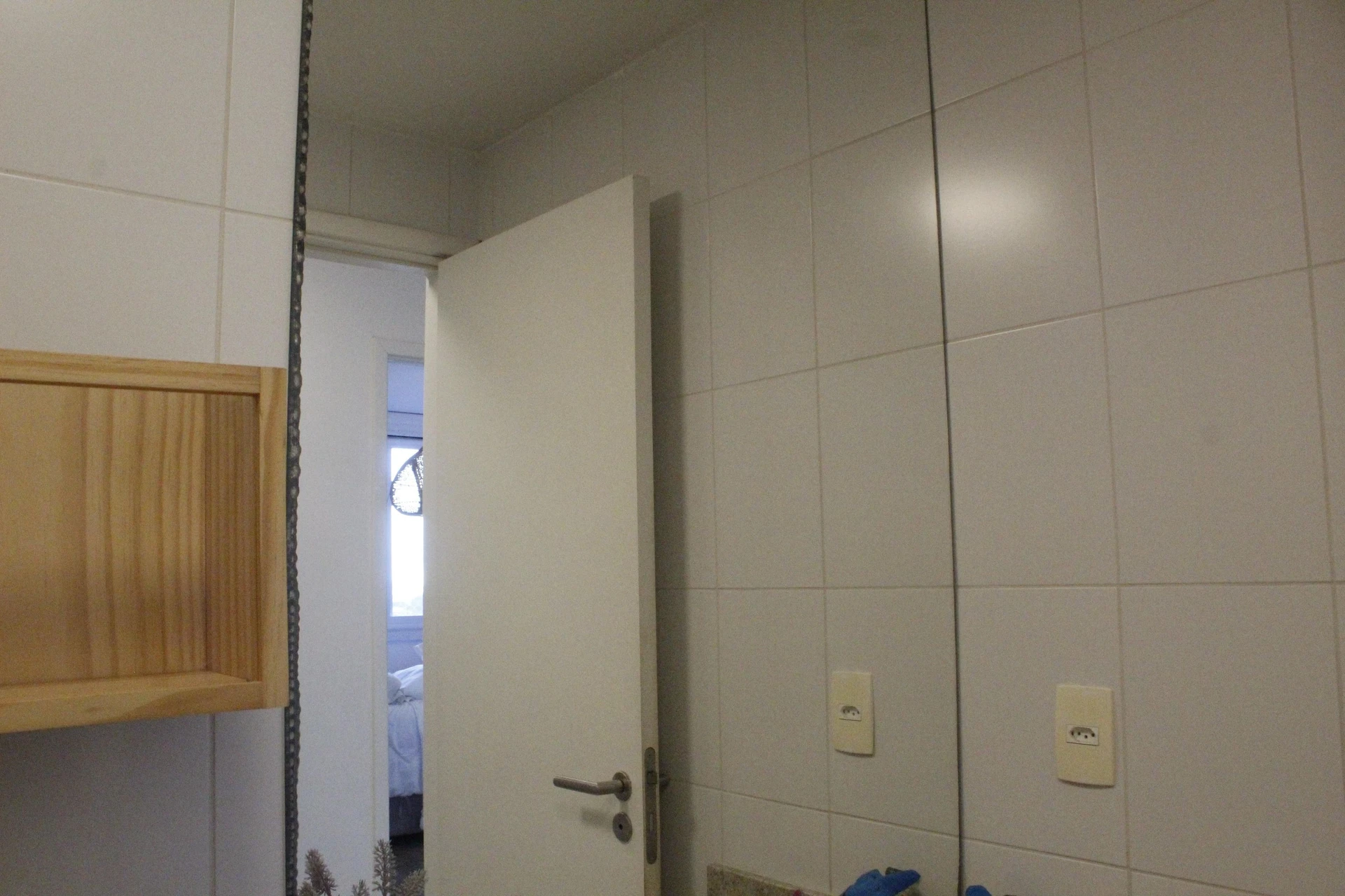 Glass-enclosed balcony in a 3-bedroom apartment, 115 m² — photo 38