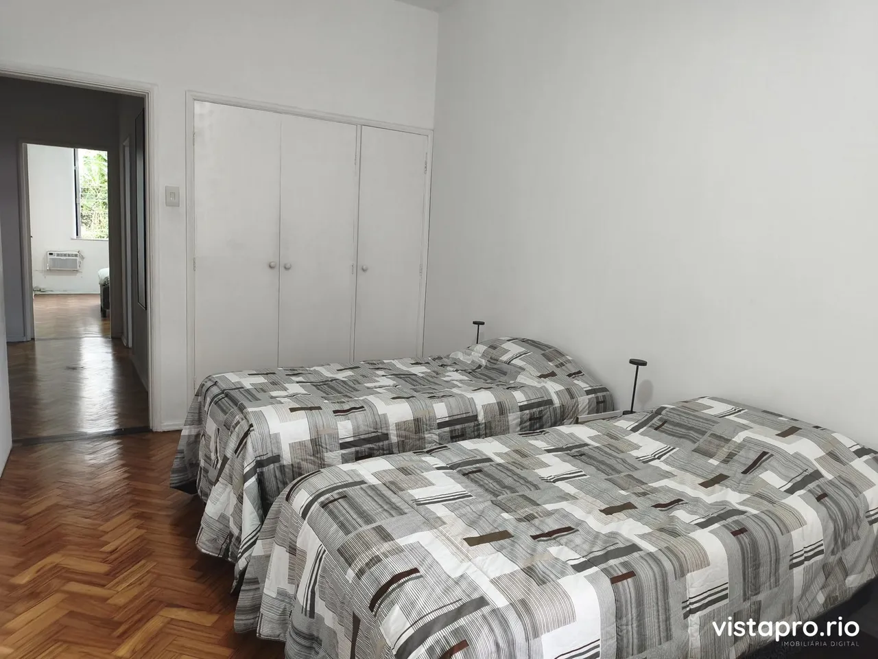 Furnished apartment with 3 bedrooms and 2 bathrooms — photo 12