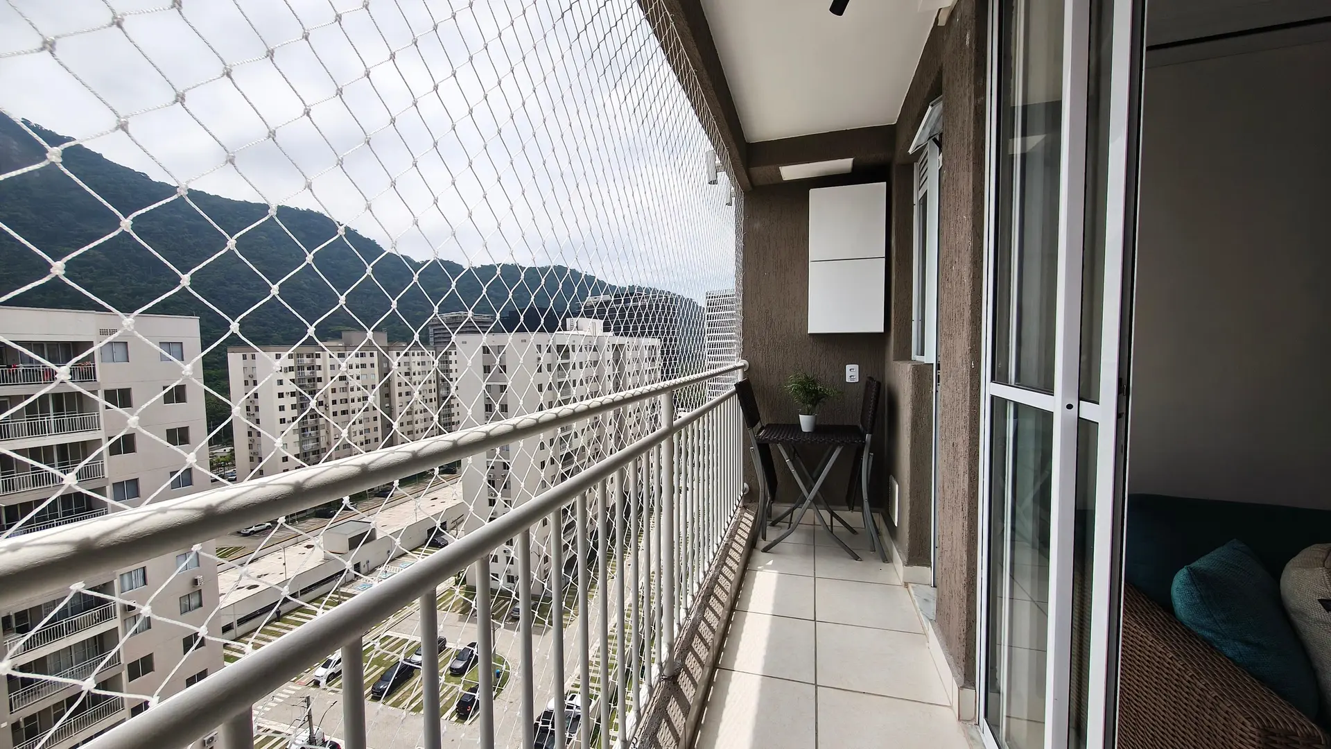 Mountain view in a 2-bedroom apartment, 53 m² — photo 6