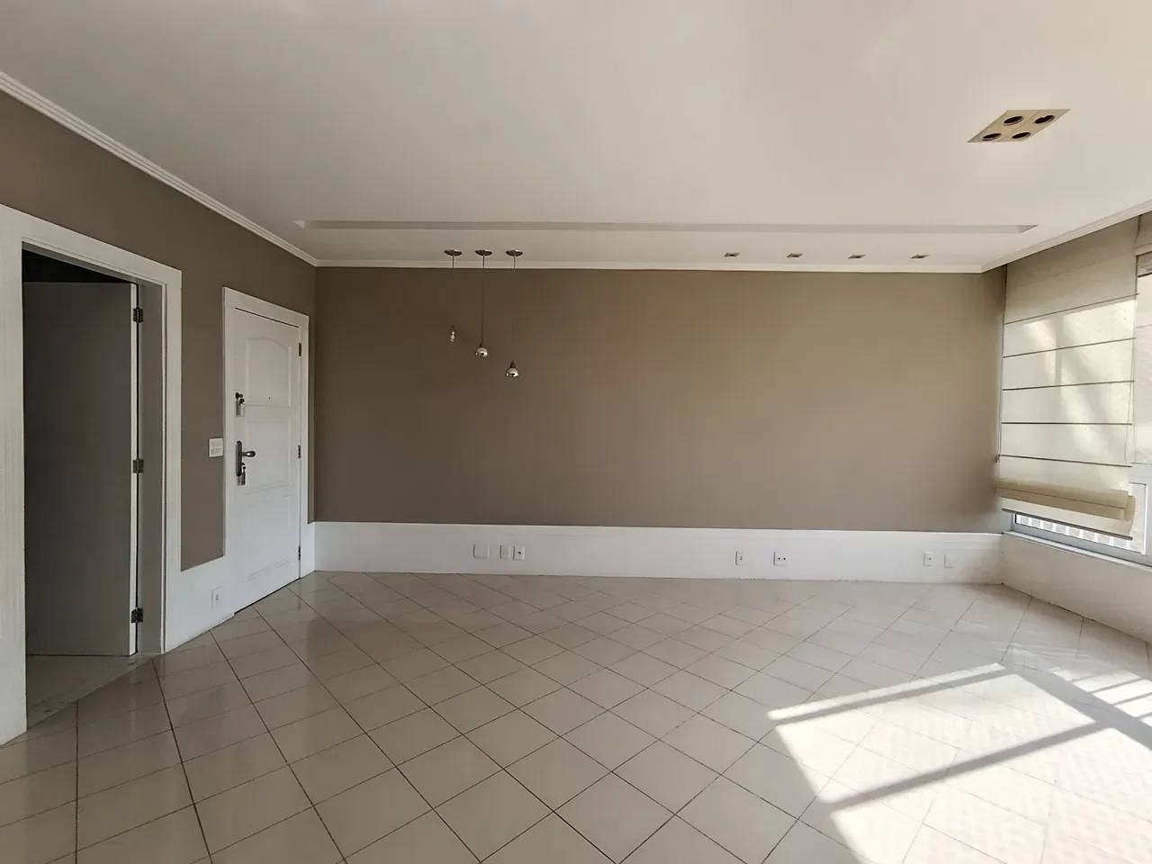Unfurnished apartment with 3 bedrooms and 1 bathroom — photo 8