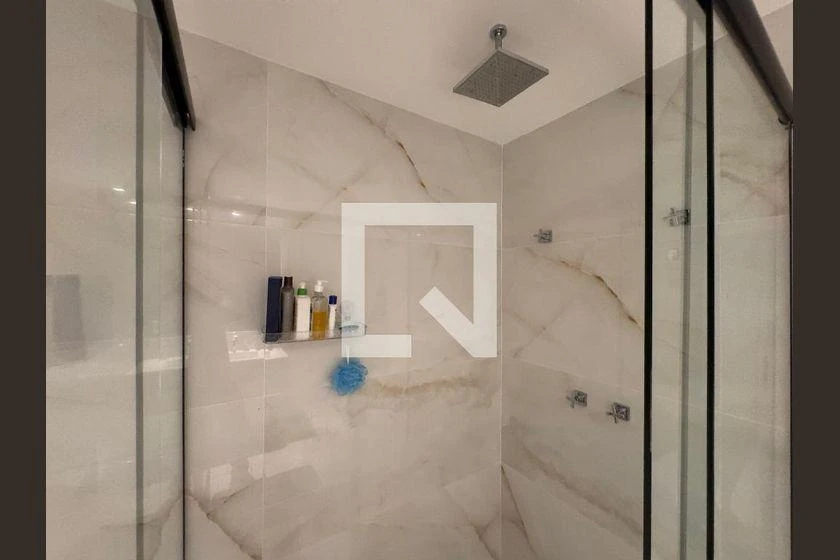 Rental house with 4 suites and 450 m² — photo 42